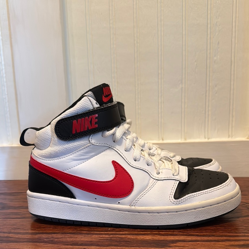 Nike Court Borough Sneakers